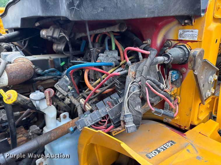 image for item FB5838 2002 International 4400 dump truck