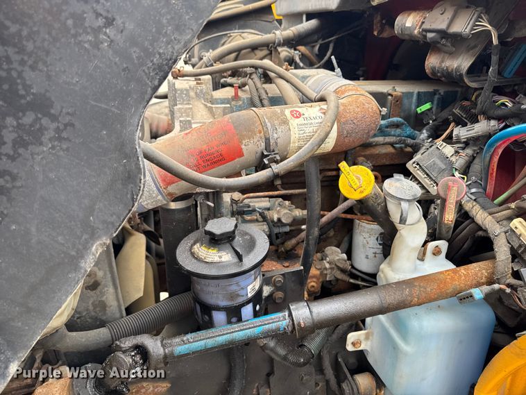image for item FB5838 2002 International 4400 dump truck