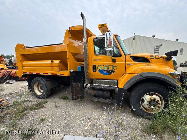 image for item FB5840 2010 International 7400 dump truck