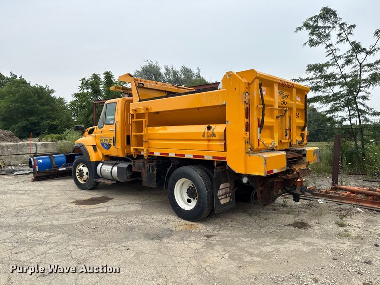image for item FB5840 2010 International 7400 dump truck