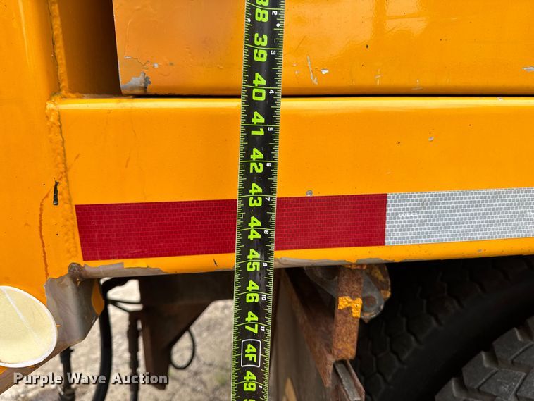 image for item FB5840 2010 International 7400 dump truck