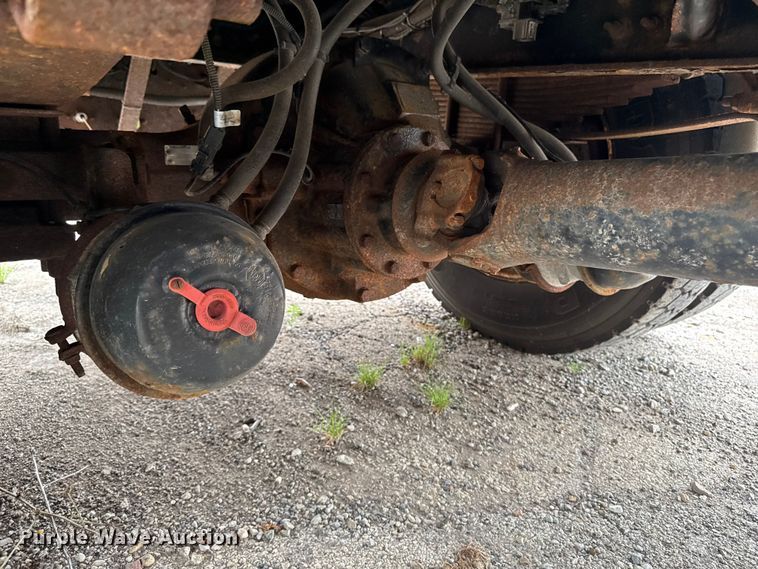 image for item FB5840 2010 International 7400 dump truck
