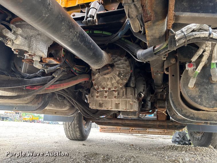 image for item FB5840 2010 International 7400 dump truck