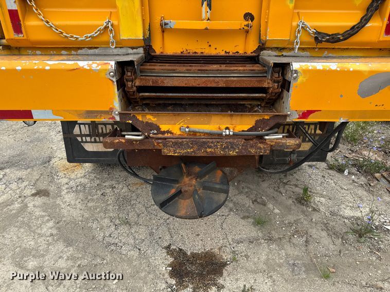 image for item FB5840 2010 International 7400 dump truck