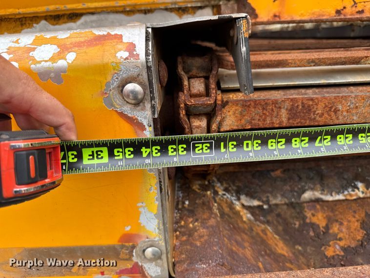 image for item FB5840 2010 International 7400 dump truck