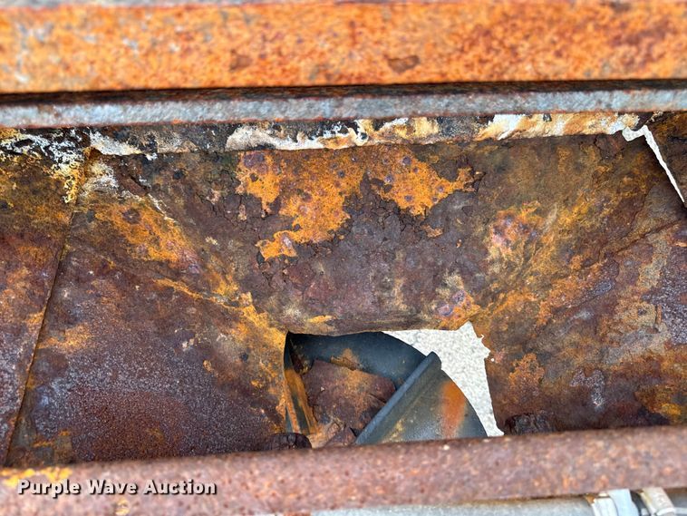 image for item FB5840 2010 International 7400 dump truck