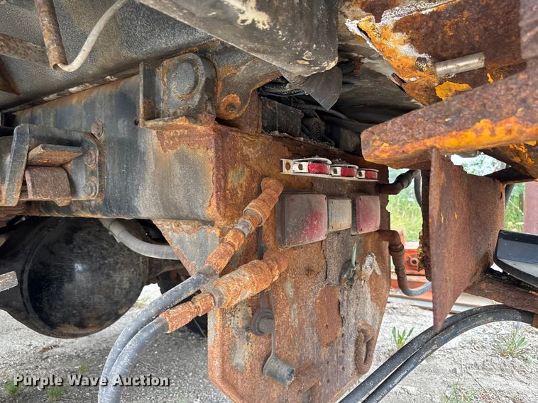 image for item FB5840 2010 International 7400 dump truck
