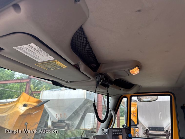 image for item FB5840 2010 International 7400 dump truck
