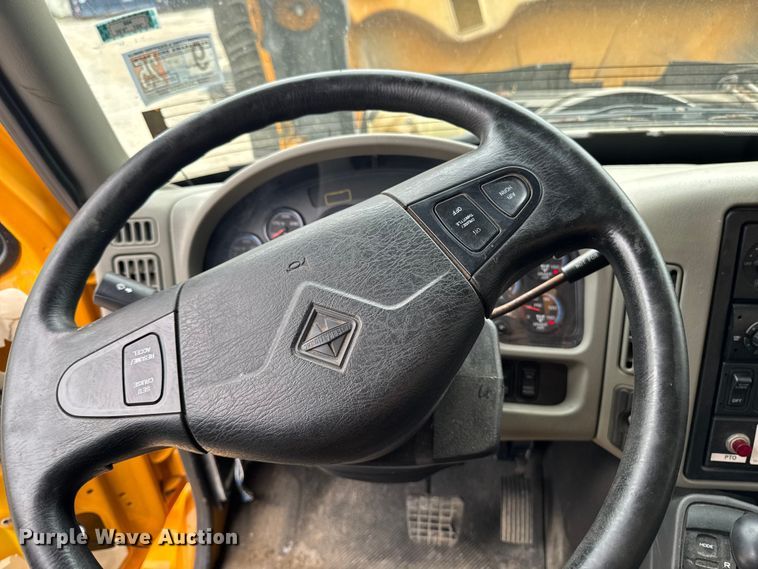 image for item FB5840 2010 International 7400 dump truck