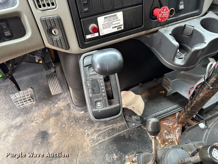 image for item FB5840 2010 International 7400 dump truck