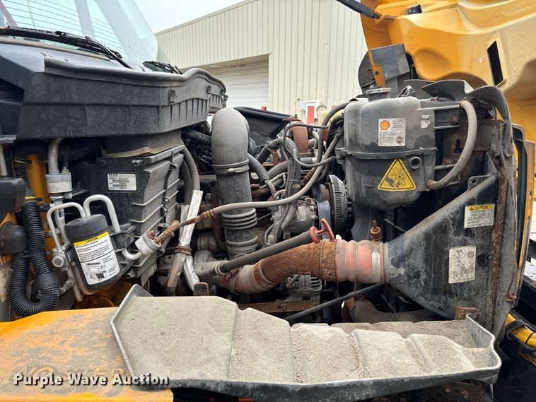 image for item FB5840 2010 International 7400 dump truck