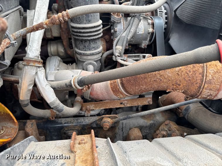 image for item FB5840 2010 International 7400 dump truck