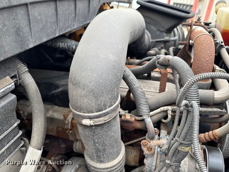 image for item FB5840 2010 International 7400 dump truck