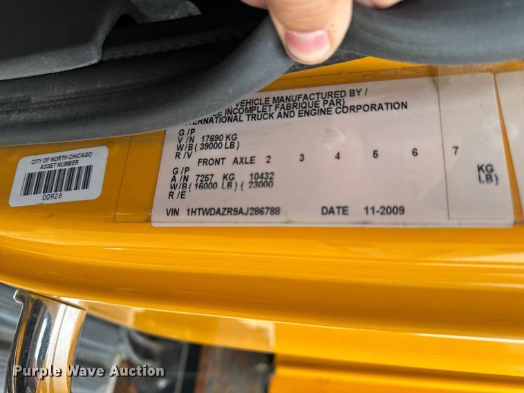 image for item FB5840 2010 International 7400 dump truck