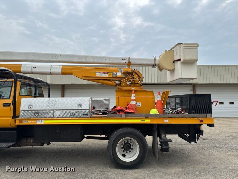 image for item FB5841 1990 GMC Topkick bucket truck