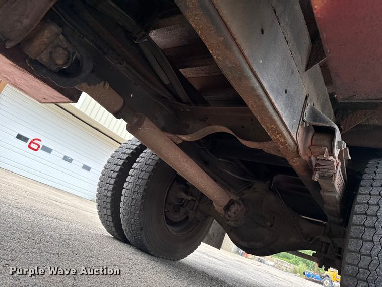 image for item FB5841 1990 GMC Topkick bucket truck
