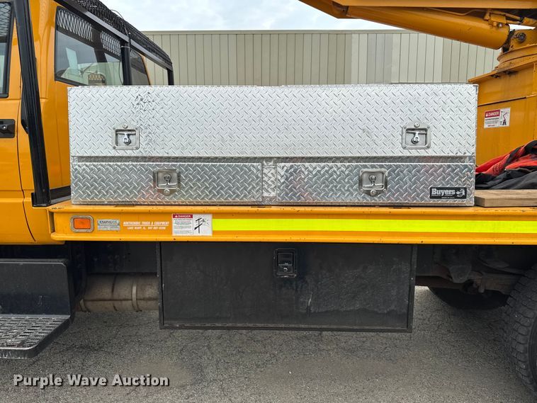 image for item FB5841 1990 GMC Topkick bucket truck