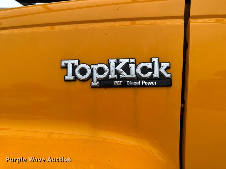 image for item FB5841 1990 GMC Topkick bucket truck