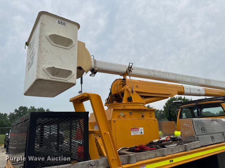 image for item FB5841 1990 GMC Topkick bucket truck