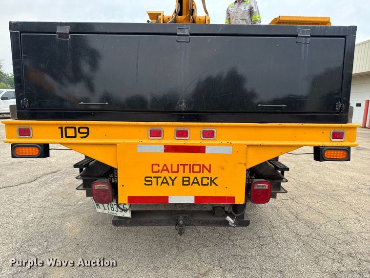 image for item FB5841 1990 GMC Topkick bucket truck