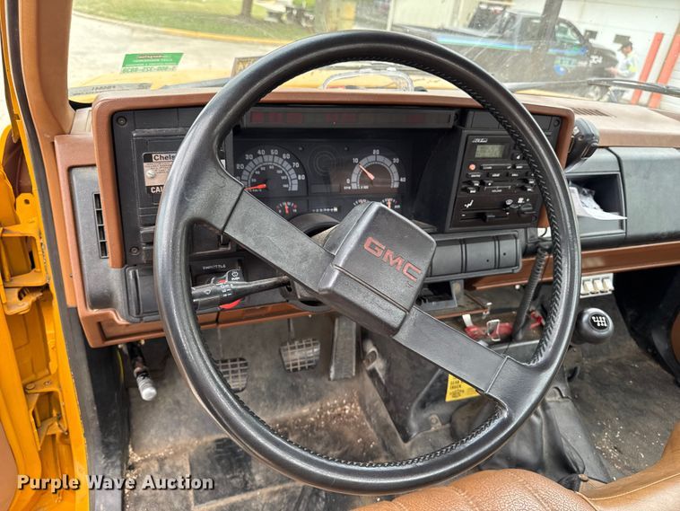 image for item FB5841 1990 GMC Topkick bucket truck