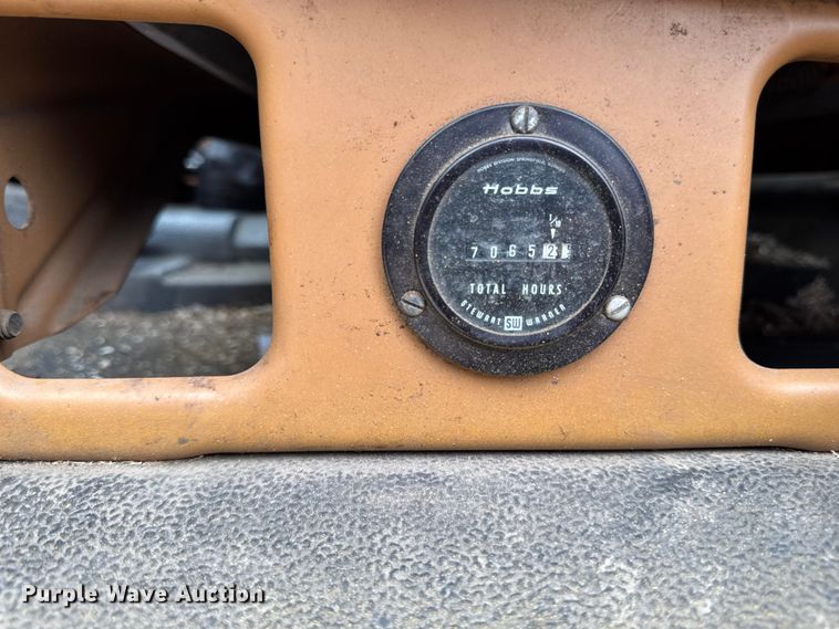 image for item FB5841 1990 GMC Topkick bucket truck