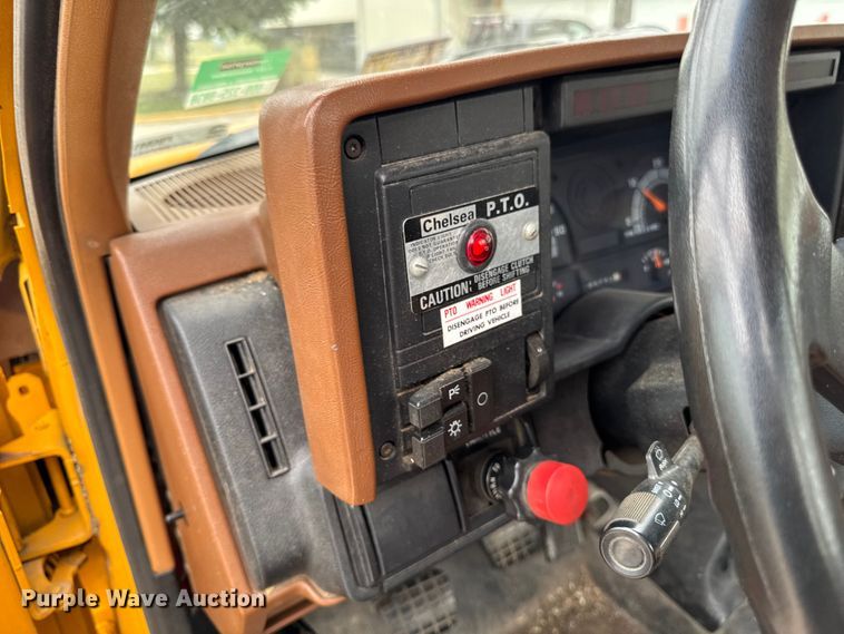 image for item FB5841 1990 GMC Topkick bucket truck