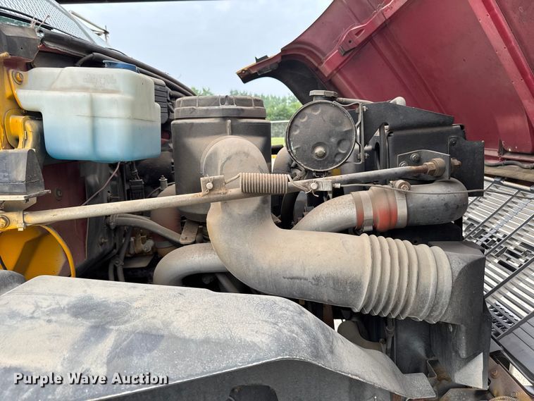 image for item FB5841 1990 GMC Topkick bucket truck