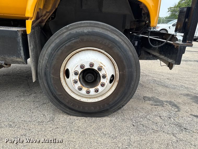 image for item FB5841 1990 GMC Topkick bucket truck