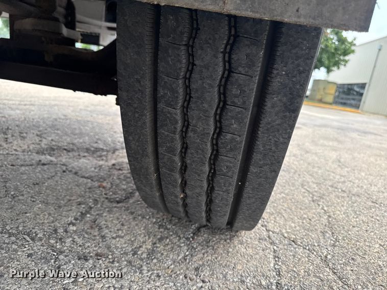 image for item FB5841 1990 GMC Topkick bucket truck