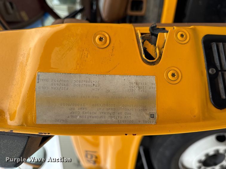 image for item FB5841 1990 GMC Topkick bucket truck