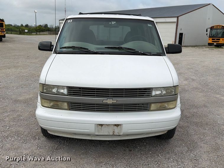 image for item FB5924 2004 Chevrolet Astro van