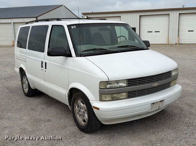 image for item FB5924 2004 Chevrolet Astro van