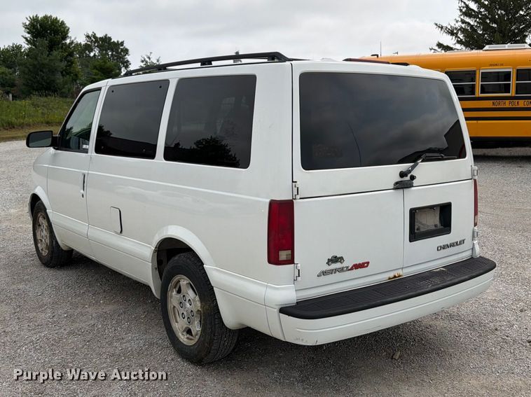 image for item FB5924 2004 Chevrolet Astro van