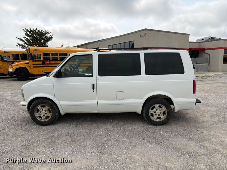 image for item FB5924 2004 Chevrolet Astro van