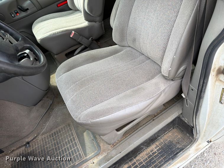 image for item FB5924 2004 Chevrolet Astro van