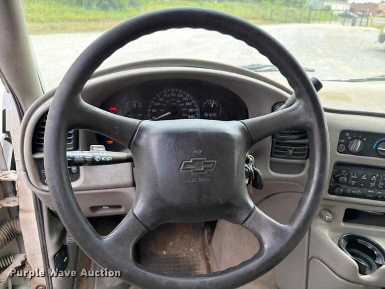 image for item FB5924 2004 Chevrolet Astro van