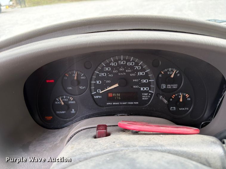 image for item FB5924 2004 Chevrolet Astro van