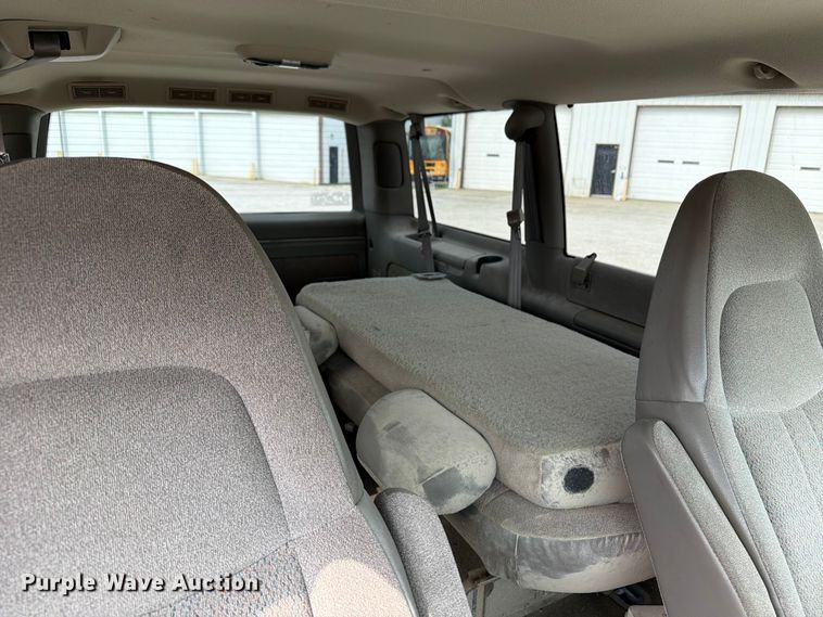 image for item FB5924 2004 Chevrolet Astro van
