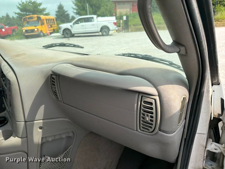 image for item FB5924 2004 Chevrolet Astro van