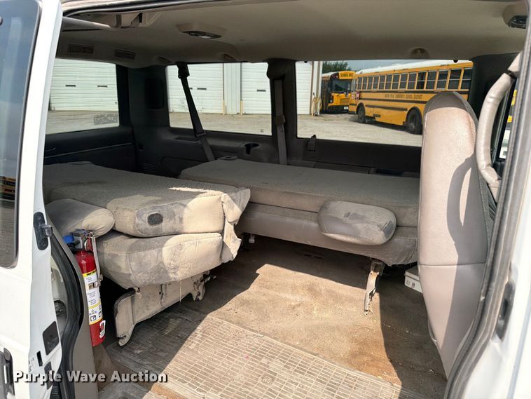 image for item FB5924 2004 Chevrolet Astro van
