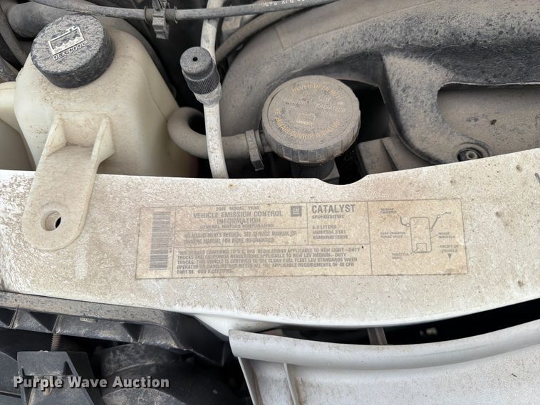 image for item FB5924 2004 Chevrolet Astro van