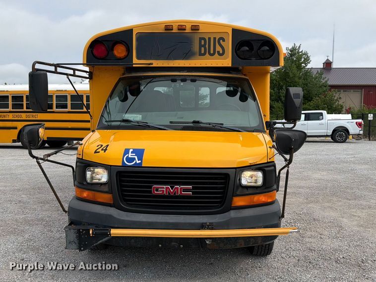 image for item FB5925 2010 GMC Savana G3500 school bus
