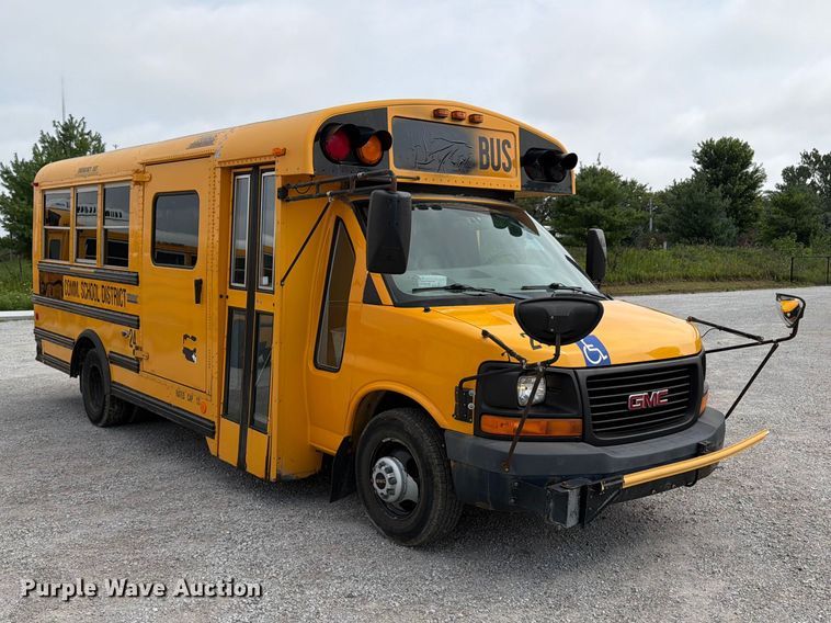 image for item FB5925 2010 GMC Savana G3500 school bus