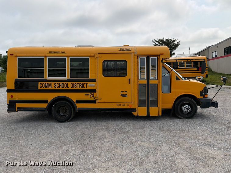 image for item FB5925 2010 GMC Savana G3500 school bus
