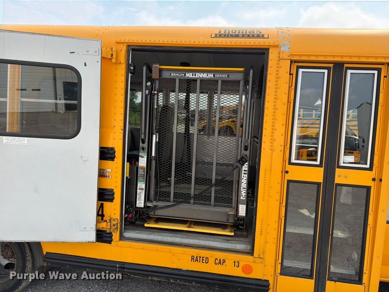 image for item FB5925 2010 GMC Savana G3500 school bus
