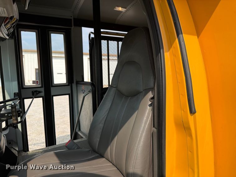 image for item FB5925 2010 GMC Savana G3500 school bus