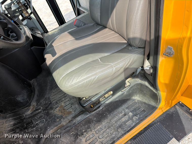 image for item FB5925 2010 GMC Savana G3500 school bus