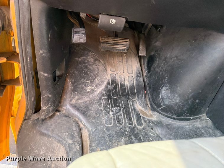 image for item FB5925 2010 GMC Savana G3500 school bus