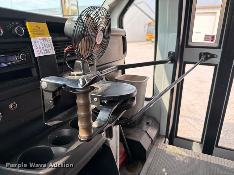 image for item FB5925 2010 GMC Savana G3500 school bus
